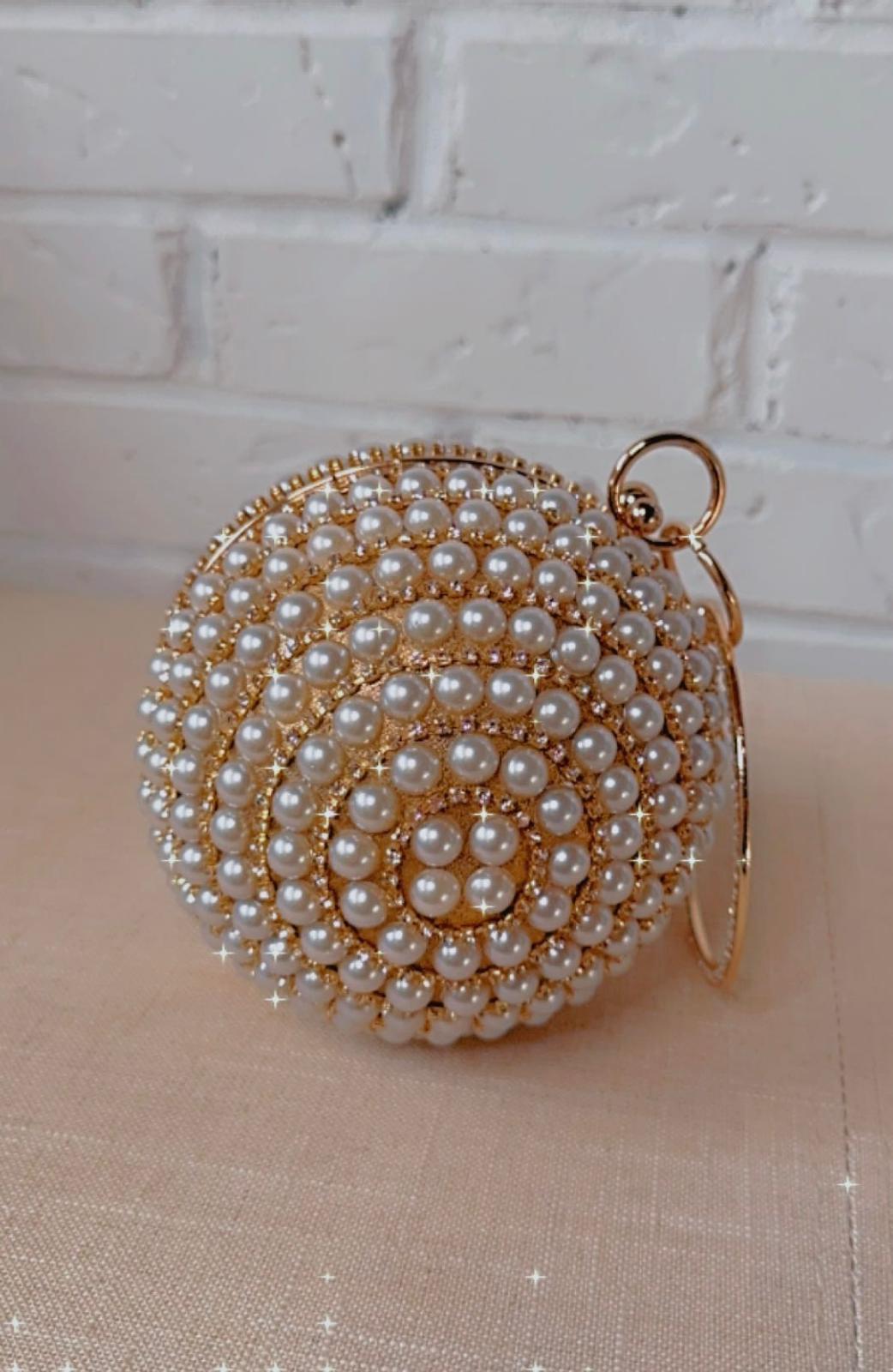 Bella ball clutch