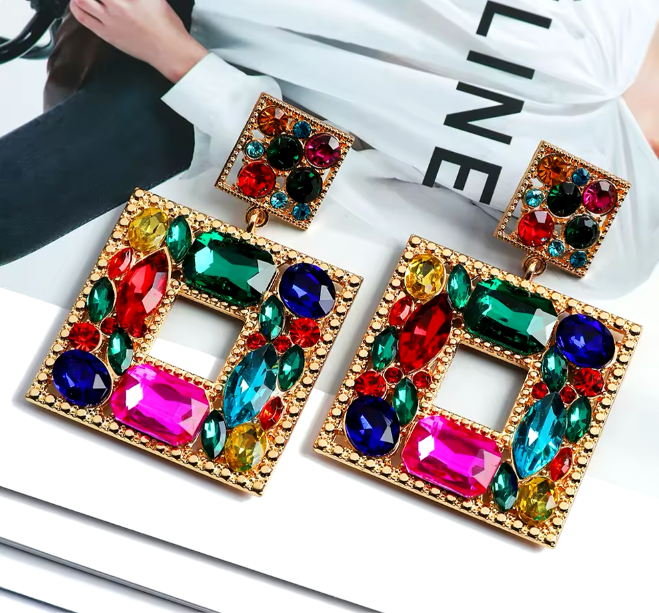 RHINESTONES EARRINGS