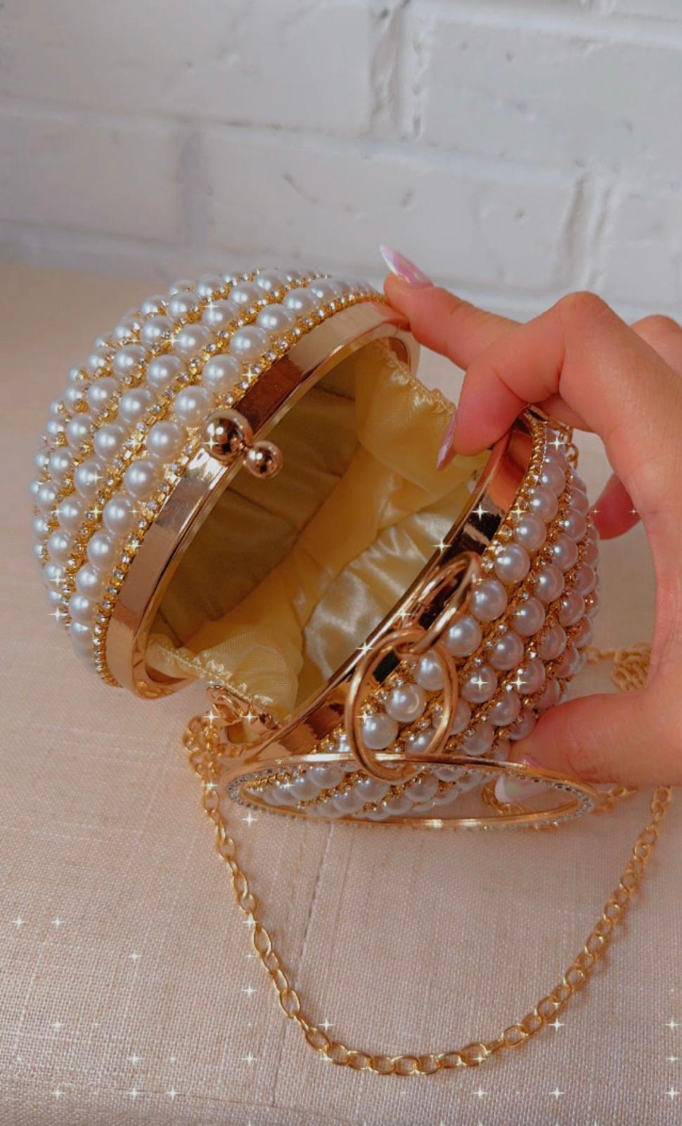 Bella ball clutch