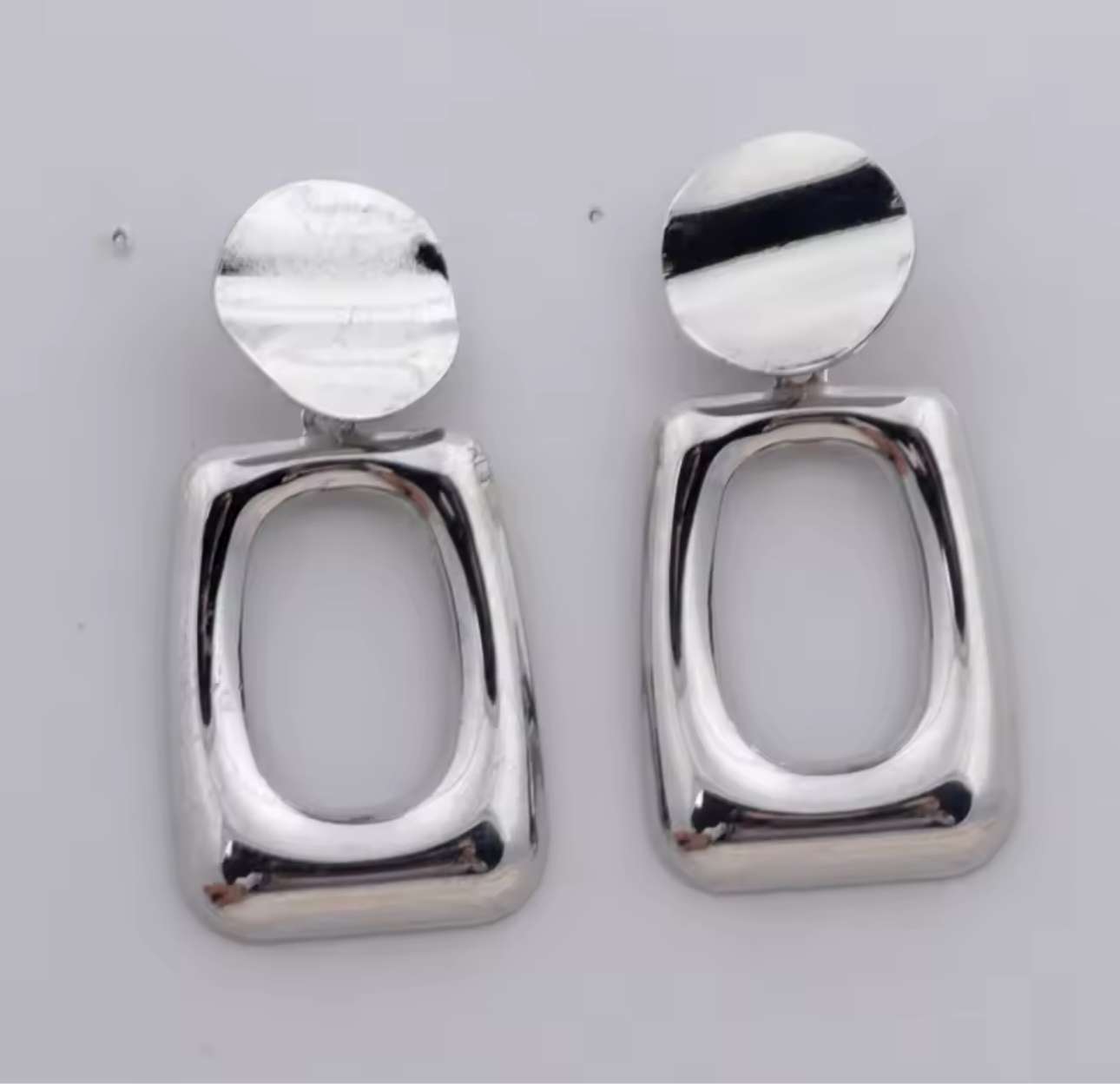 HOLLOW OUT EARRINGS