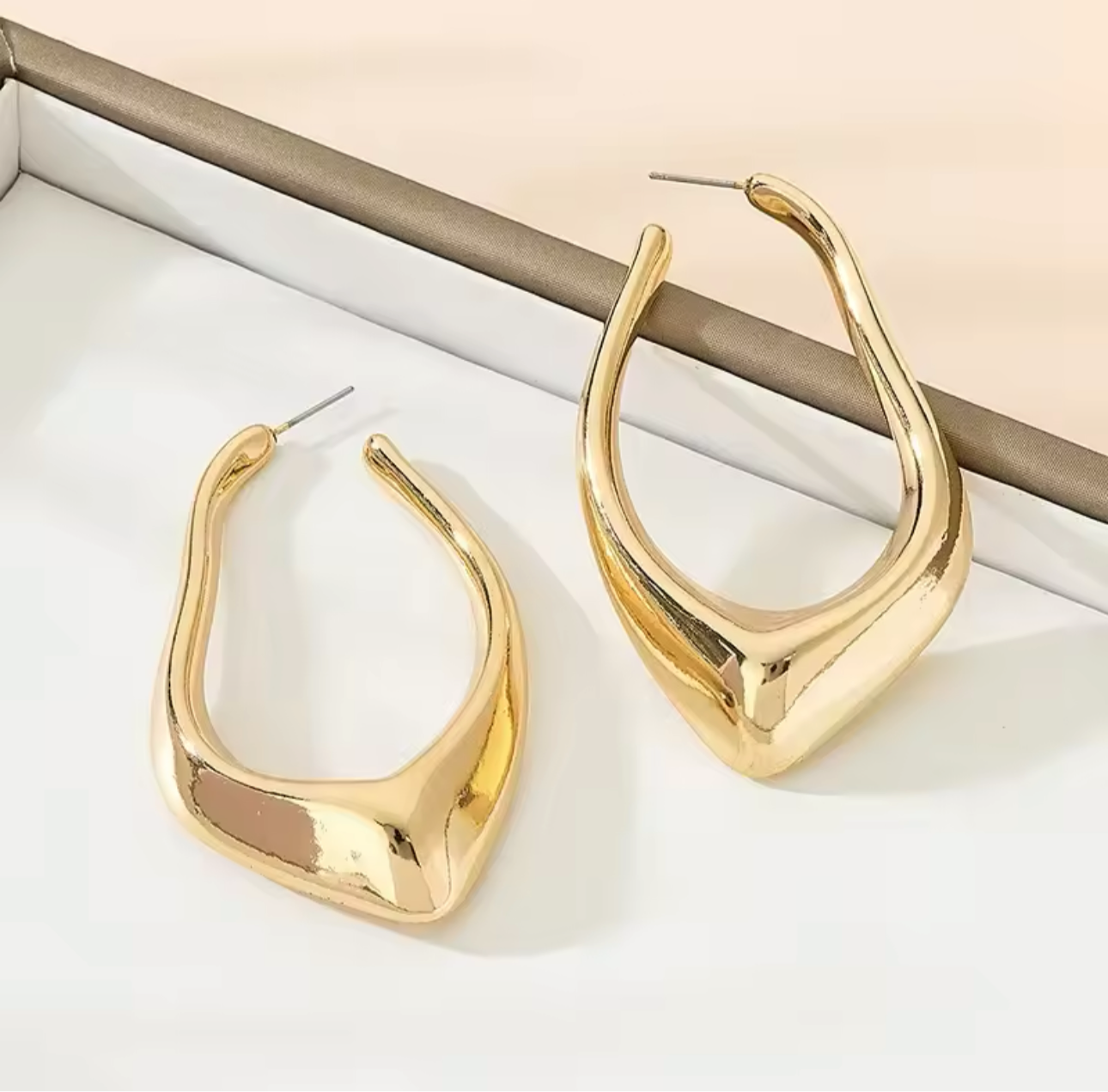 GOLDEN GEOMETRIC EARRINGS