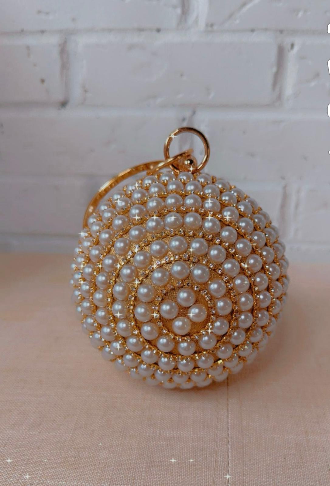 Bella ball clutch