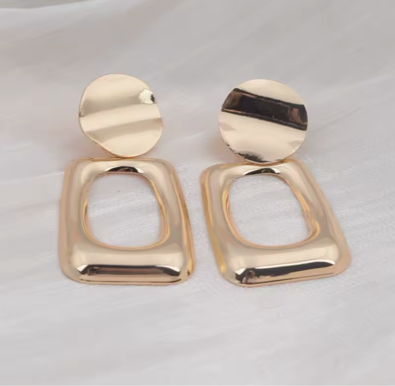 HOLLOW OUT EARRINGS