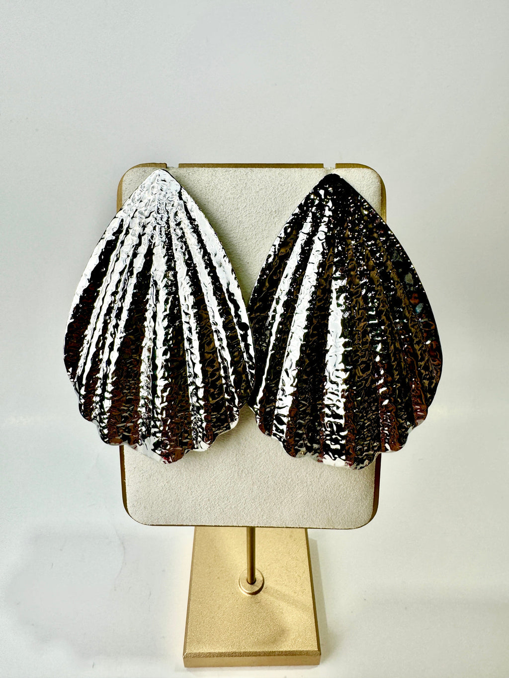 Marina - Shell-Inspired Metallic Earrings