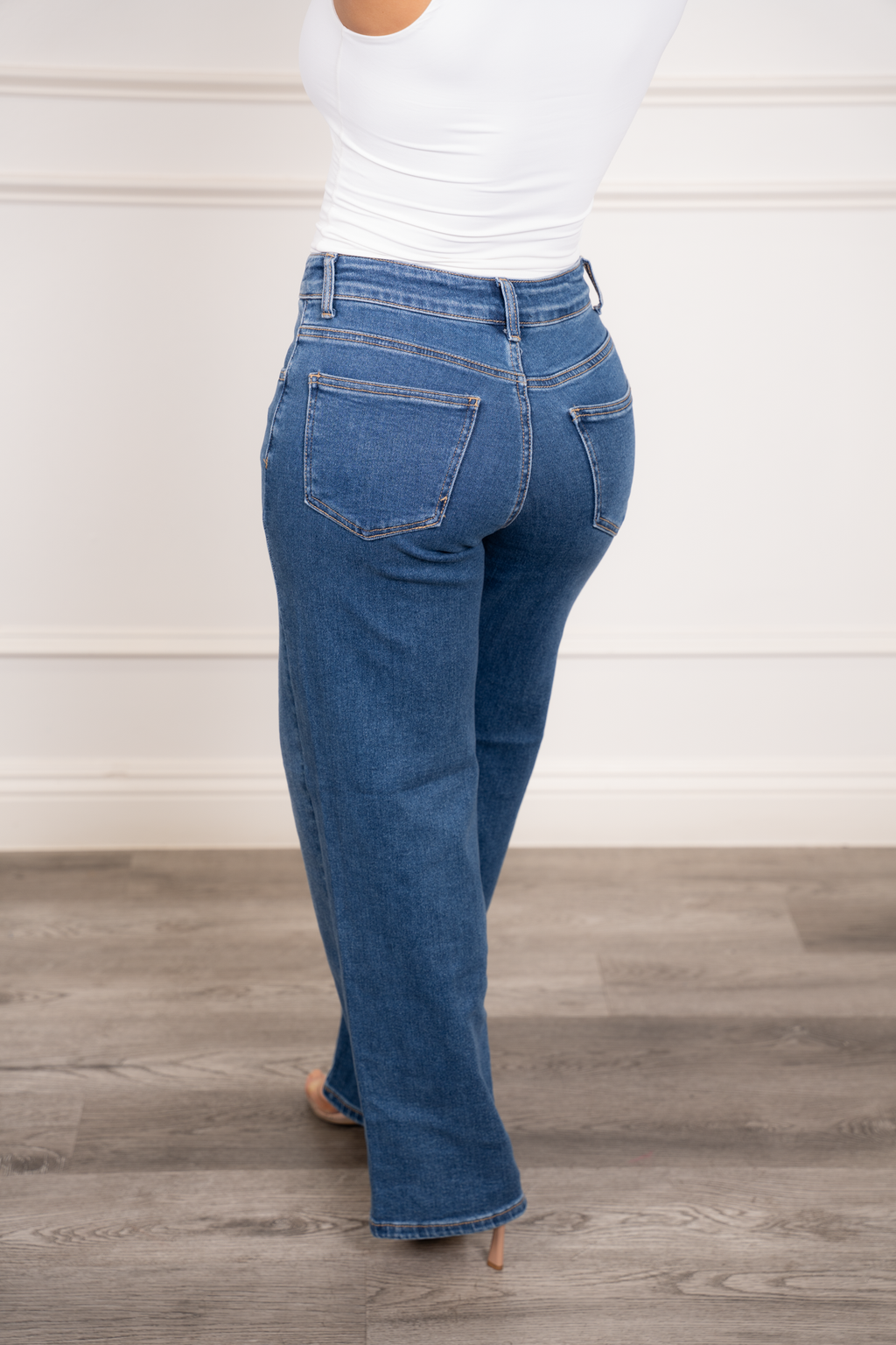 Francisca - Straight-Leg Light Wash Denim Jeans