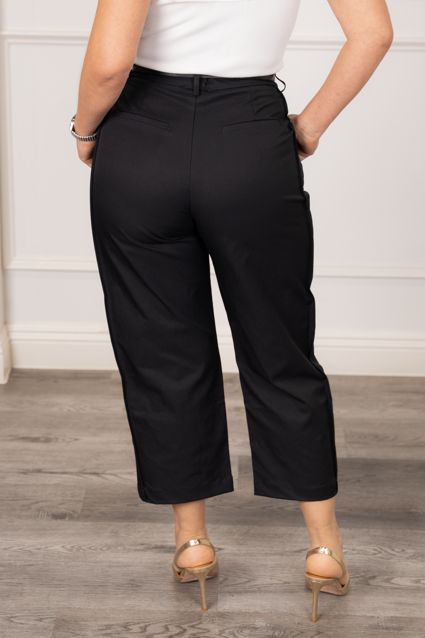 Paula - Black Formal Capri Pants