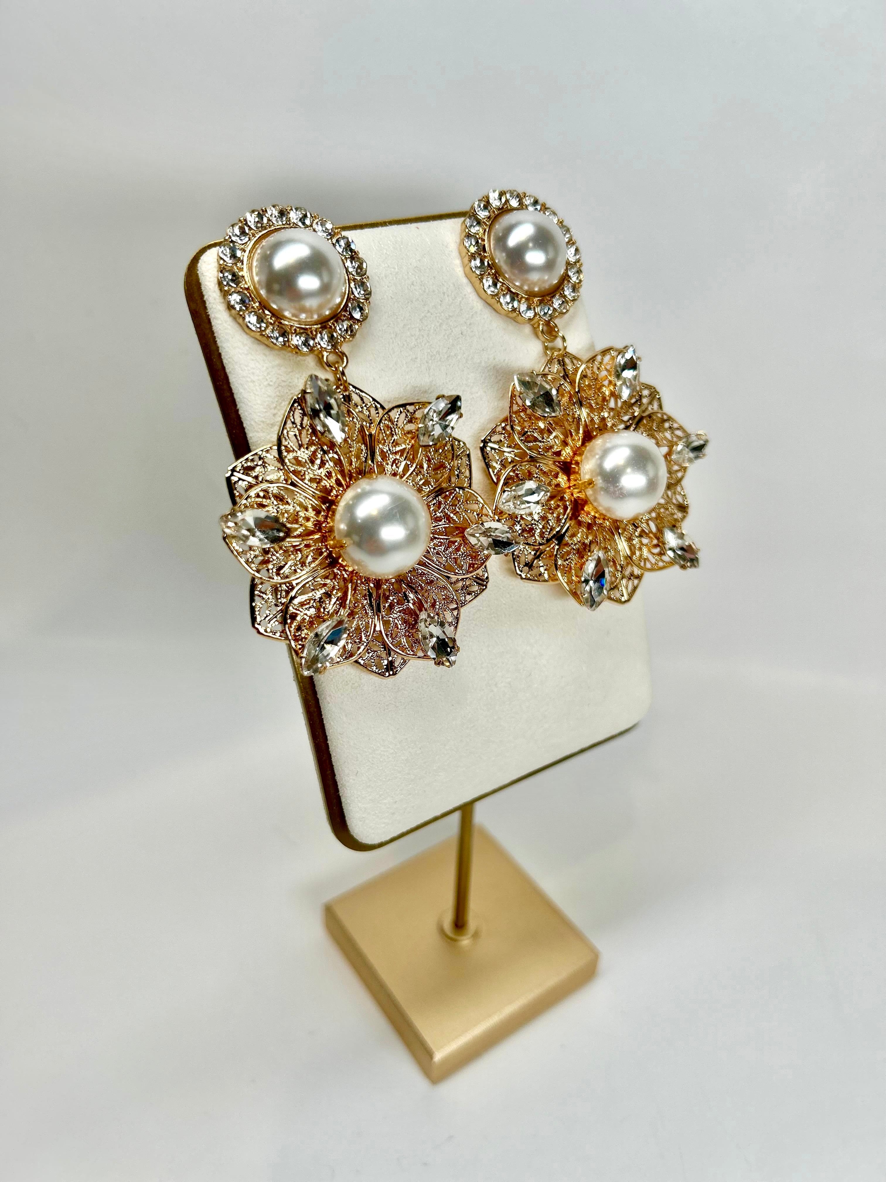 Silvi - Pearl Blossom Earrings